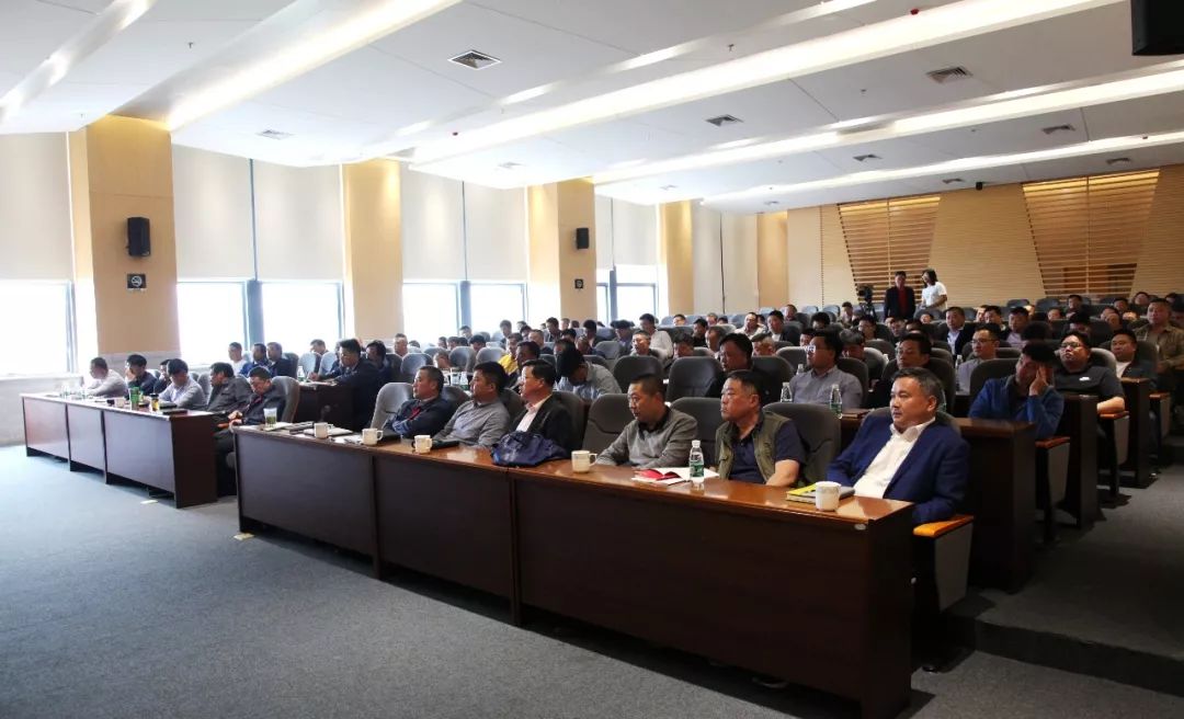 <strong>揚(yáng)力集團(tuán)舉辦2019年五一營銷培訓(xùn)班！</strong>