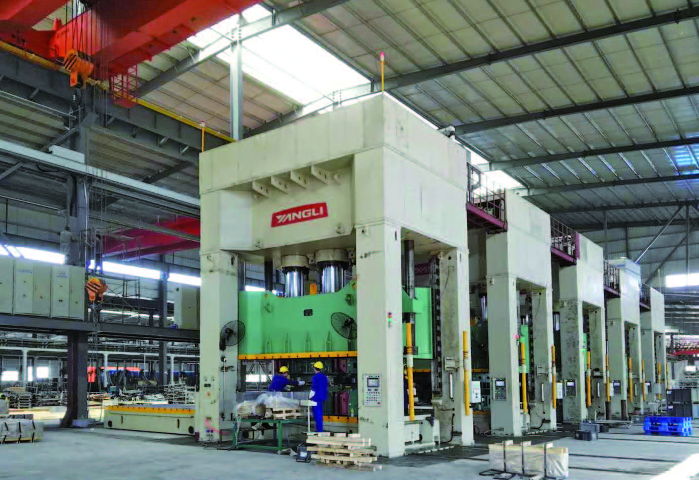 YLZ34C系列框架側(cè)移臺(tái)雙動(dòng)液壓機(jī)